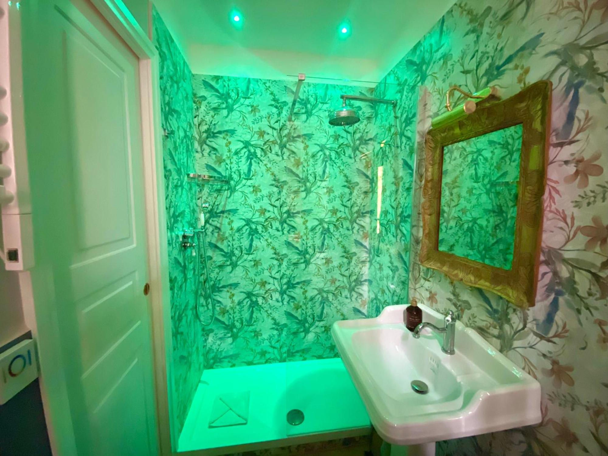 Queen Of Rome Luxury Rooms Exterior foto